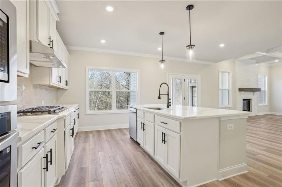 Furnished interior view inside a new home in Ponderosa Farms Manor, Gainesville (Image 11).