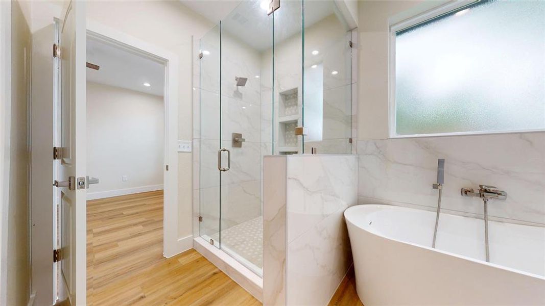 Furnished interior view inside a new home in , Grand Prairie (Image 11).