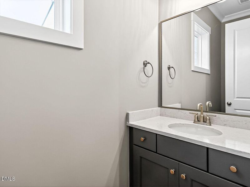 030-1280x960-half-bath 030-1280x960-half-bath