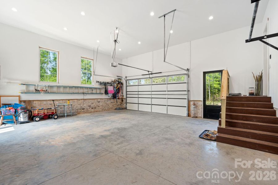 Spacious, unfurnished interior of a new home in , Rockwell (Image 20).