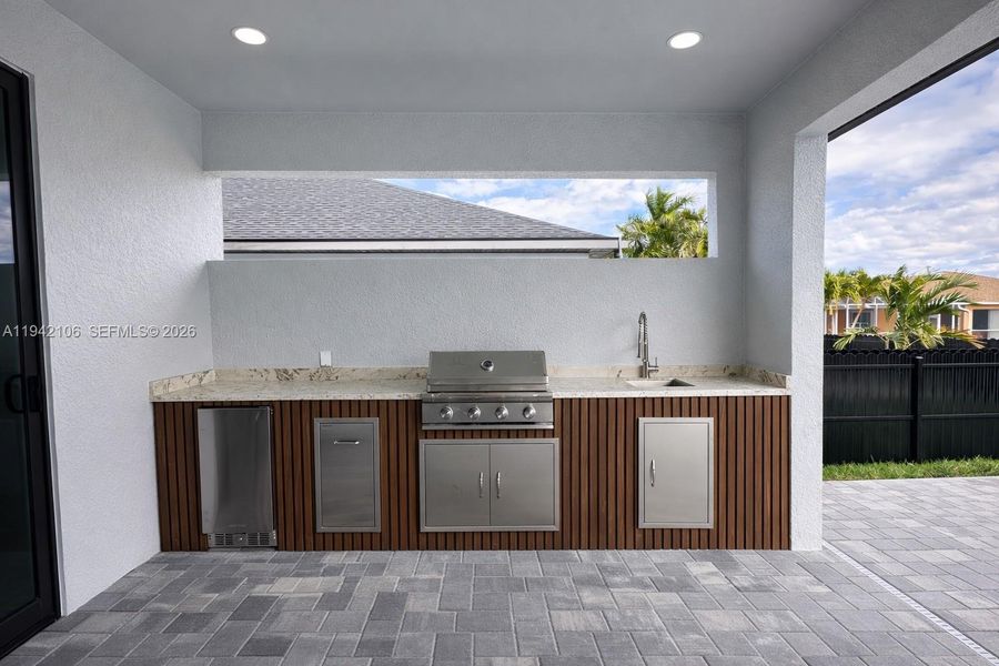 Exterior details and patio area of a home in , Cape Coral (Image 28).