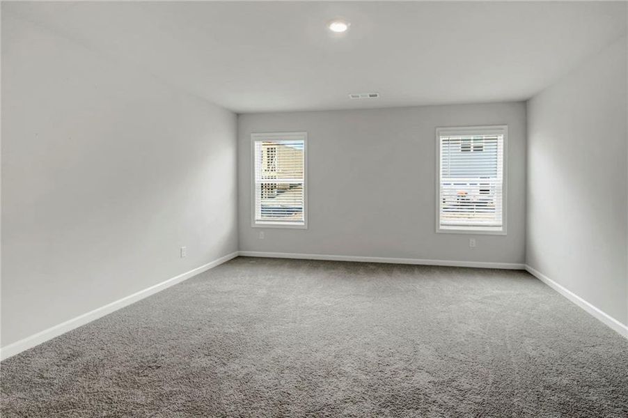 Spacious, unfurnished interior of a new home in Butner Estates, College Park (Image 29).