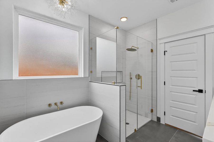 Furnished interior view inside a new home in , Haltom City (Image 15).