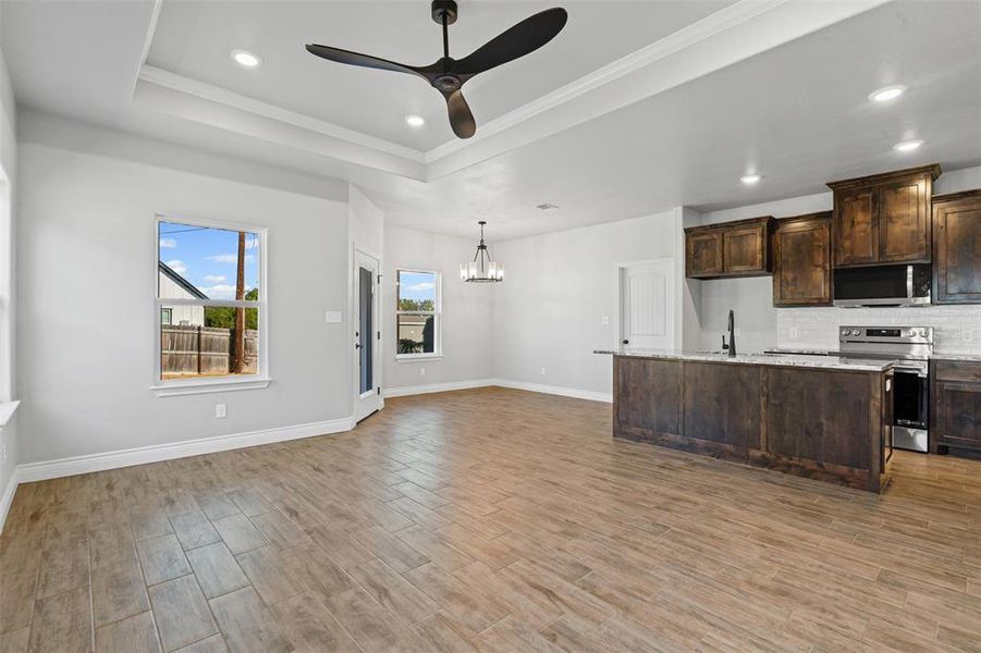 Spacious, unfurnished interior of a new home in , Granbury (Image 20).
