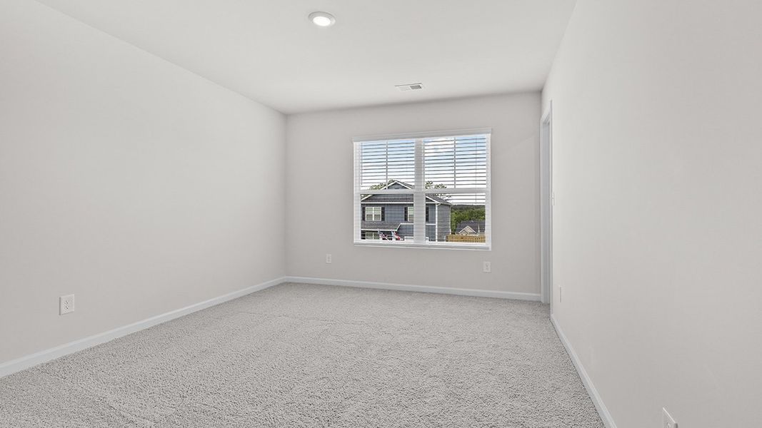 Spacious, unfurnished interior of a new home in Bellemeade Landing, Augusta (Image 21).