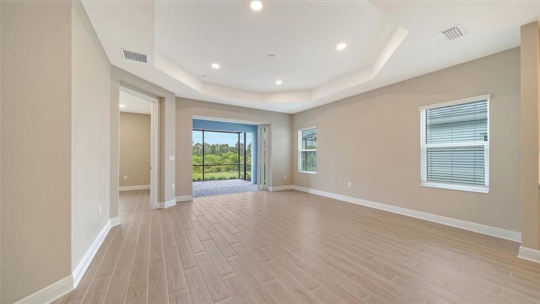 Spacious, unfurnished interior of a new home in Windward, Lakewood Ranch (Image 23).