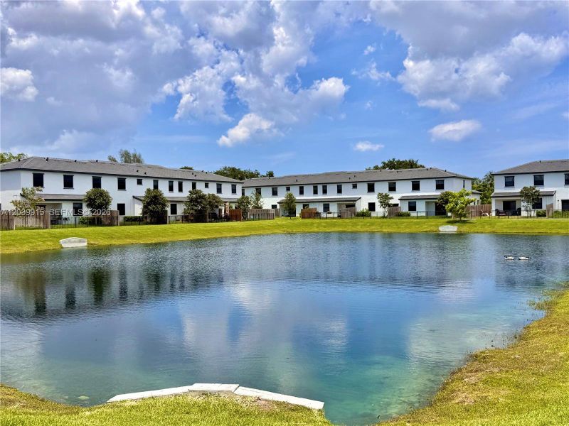 Community amenities in , Dania Beach (Image 34).