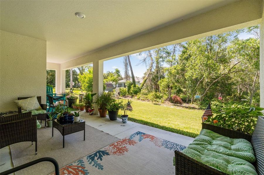 Exterior details and patio area of a home in , Weeki Wachee (Image 31).