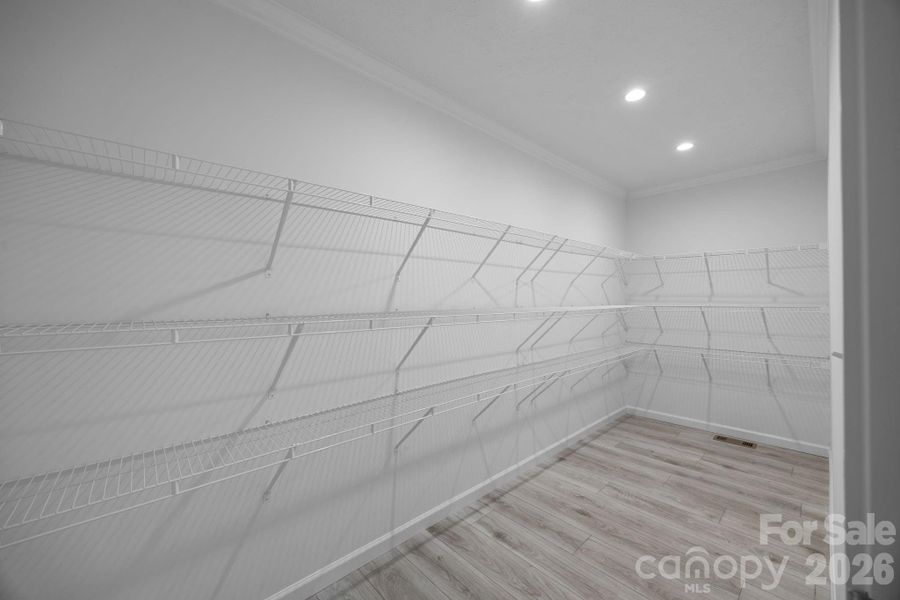 Spacious, unfurnished interior of a new home in , Rockwell (Image 15).