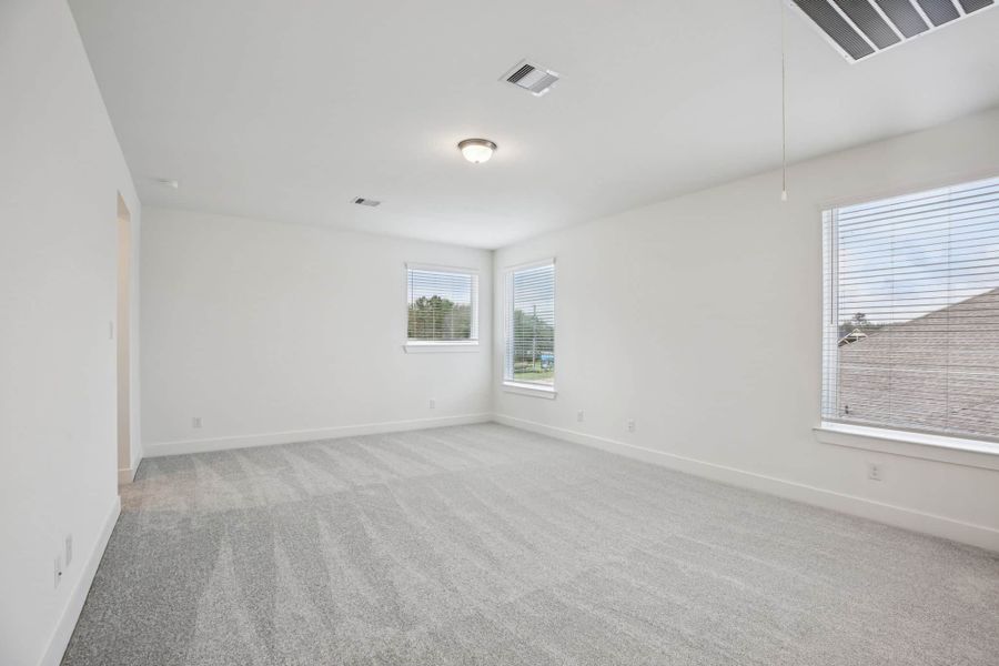 Spacious, unfurnished interior of a new home in The Trails, New Caney (Image 52).