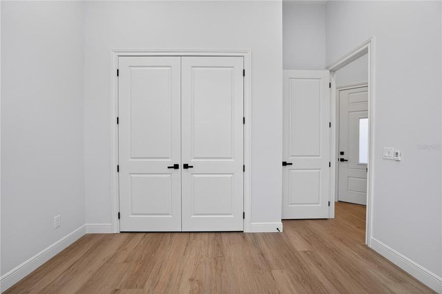 Spacious, unfurnished interior of a new home in , Port Charlotte (Image 78).