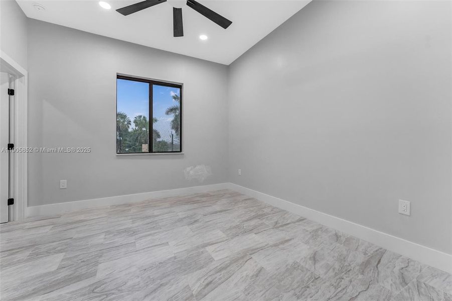 Spacious, unfurnished interior of a new home in , Miami (Image 66).