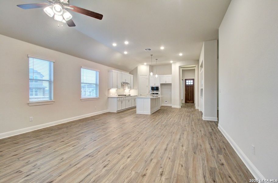 Spacious, unfurnished interior of a new home in Veramendi, New Braunfels (Image 14).