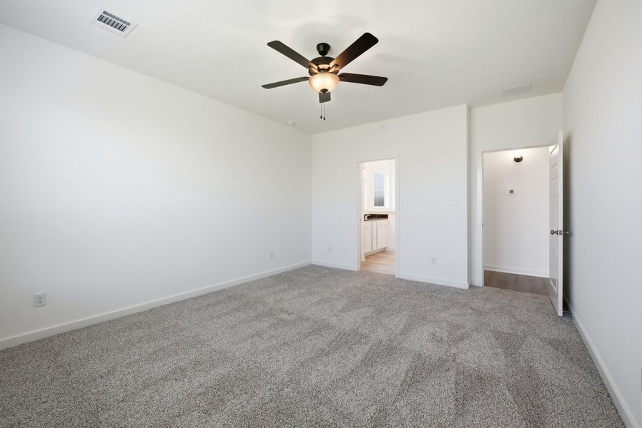Spacious, unfurnished interior of a new home in Pleasant Hill, Bryan (Image 6). Spacious, unfurnished interior of a new home in Pleasant Hill, Bryan (Image 6).