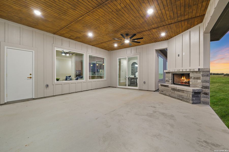 Exterior details and patio area of a home in , La Vernia (Image 30).