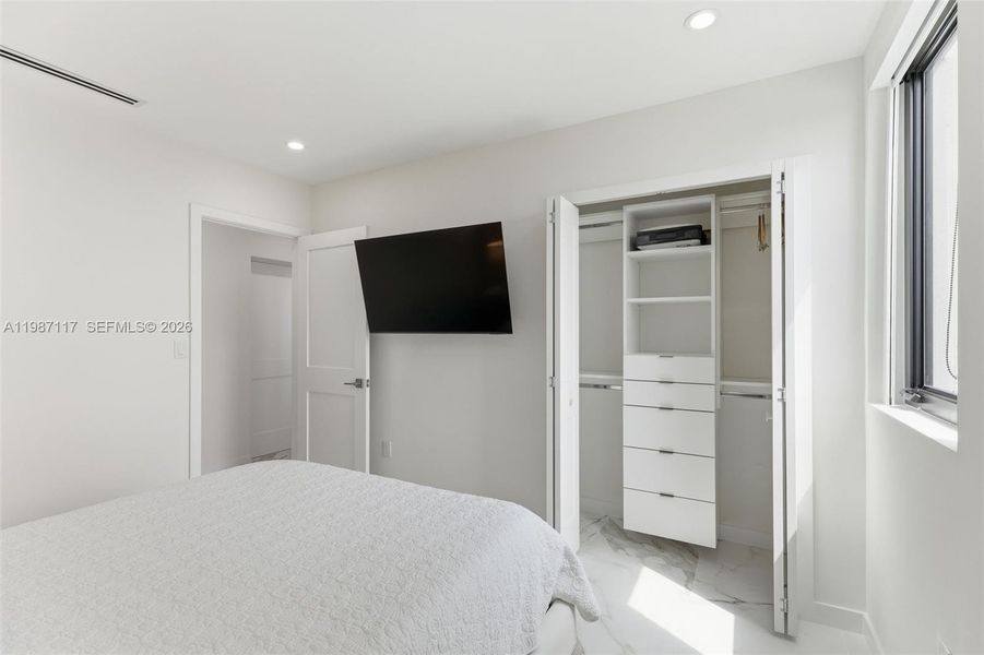 TV & Built in closets