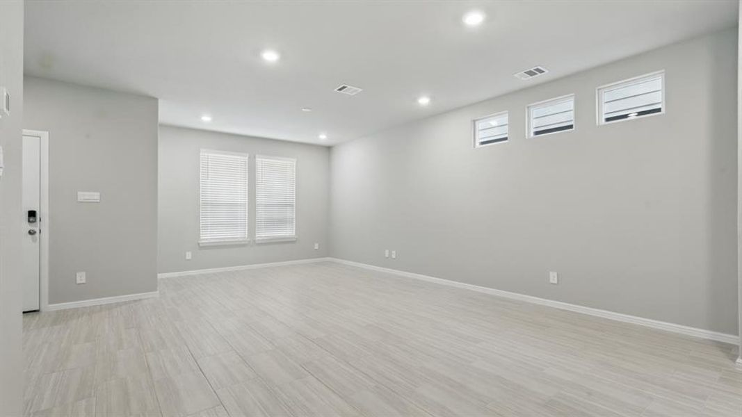 Spacious, unfurnished interior of a new home in Orchard Village, Fort Worth (Image 26). Spacious, unfurnished interior of a new home in Orchard Village, Fort Worth (Image 26).