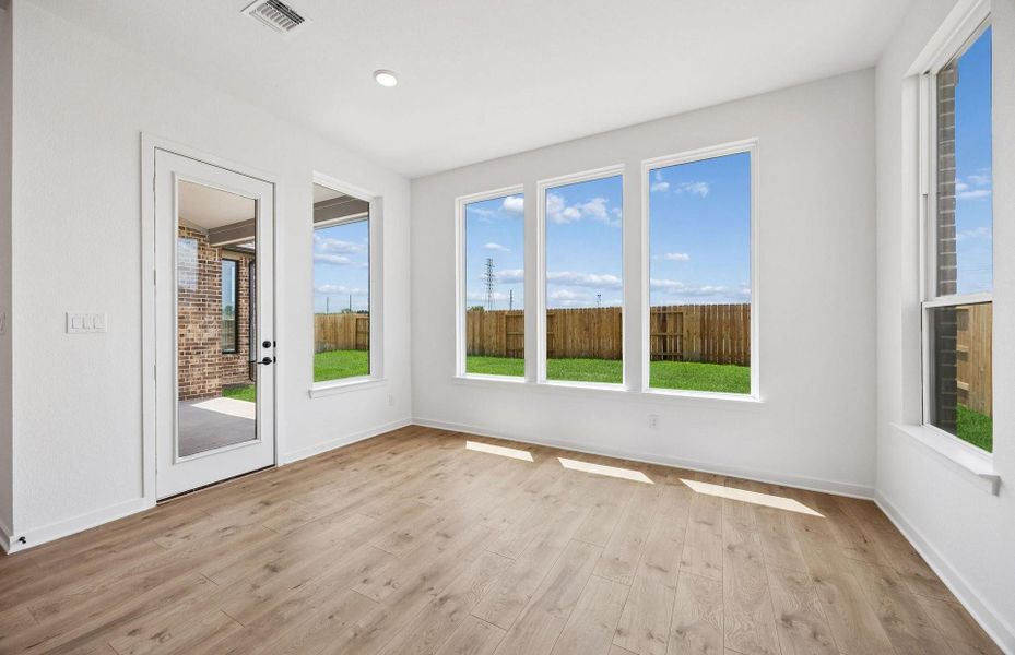 Spacious, unfurnished interior of a new home in Katy Court, Katy (Image 25).