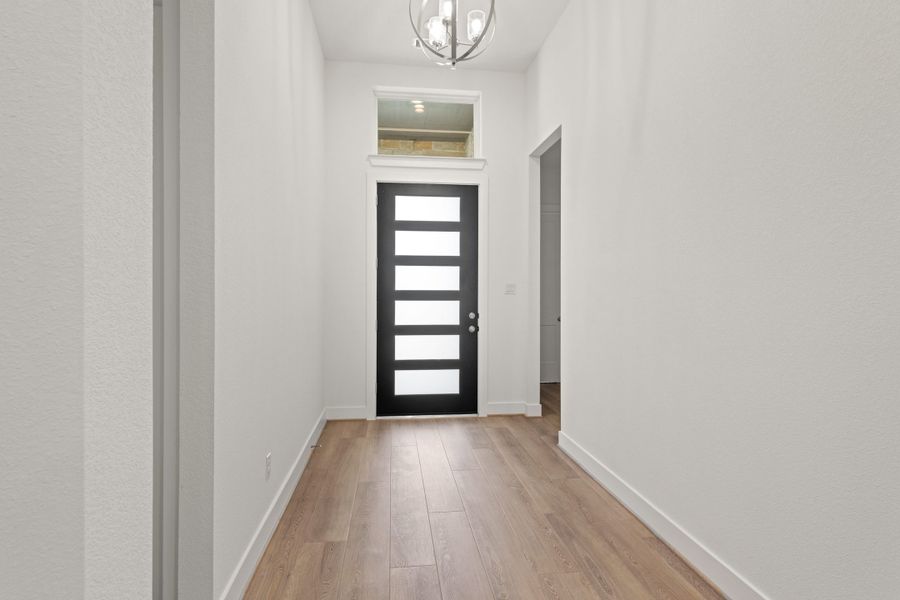 Spacious, unfurnished interior of a new home in Westland Ranch, League City (Image 18).