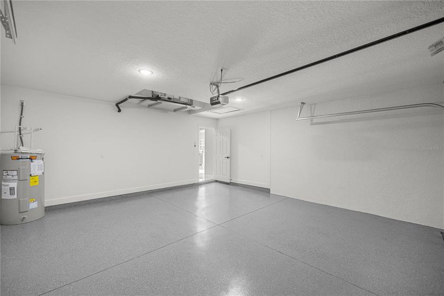 Spacious, unfurnished interior of a new home in , Ocala (Image 18).