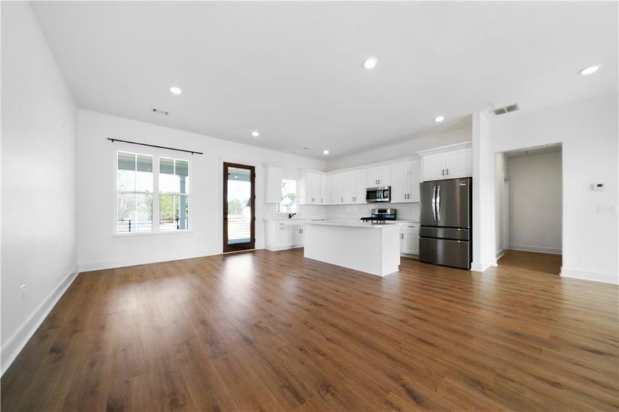 Spacious, unfurnished interior of a new home in , Rome (Image 39).