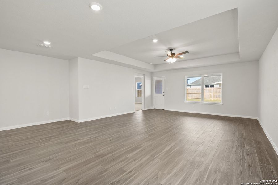 Spacious, unfurnished interior of a new home in Swenson Heights, Seguin (Image 29).