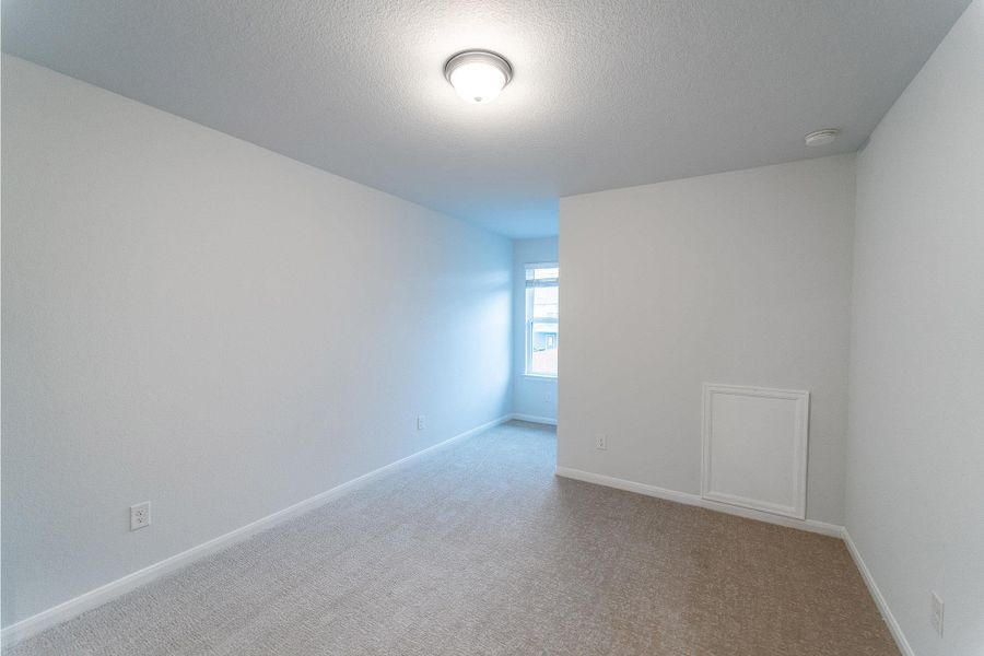 Spacious, unfurnished interior of a new home in Santa Rita Ranch, Liberty Hill (Image 17).