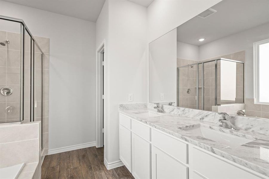 Furnished interior view inside a new home in Rocky Creek Crossing, Fort Worth (Image 6). Furnished interior view inside a new home in Rocky Creek Crossing, Fort Worth (Image 6).