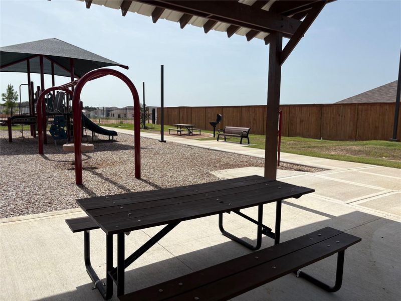 Community amenities in Royal Pines, Porter (Image 22).