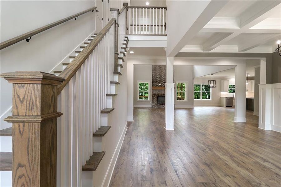 Spacious, unfurnished interior of a new home in Spring Creek, Monroe (Image 13).