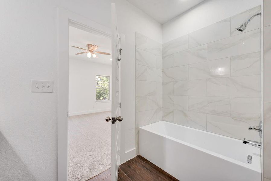 Furnished interior view inside a new home in , Dallas (Image 6).