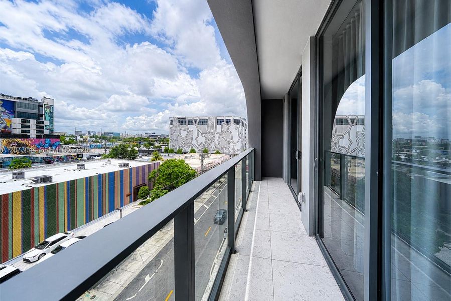 Condo located in Miami, FL showcasing its design and architecture (Image 3).
