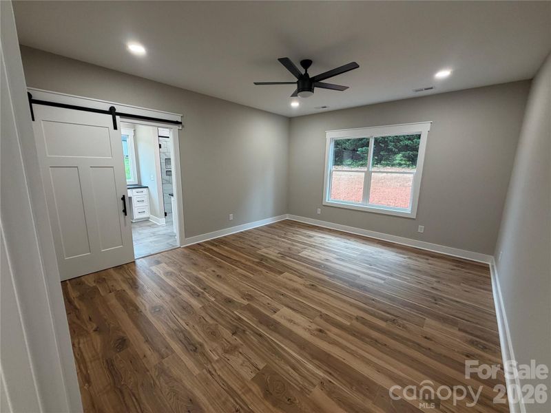 Spacious, unfurnished interior of a new home in , Hickory (Image 22).