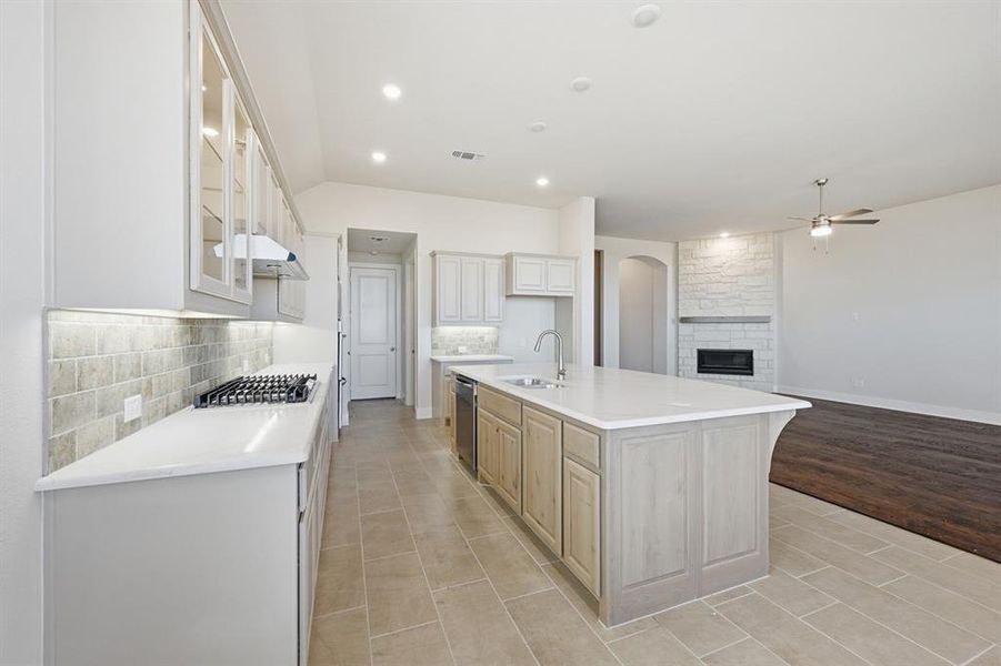 Furnished interior view inside a new home in Canyon Creek Estates, Sherman (Image 5).