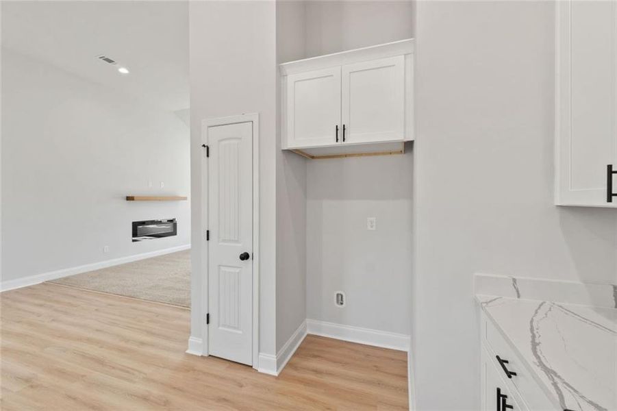Spacious, unfurnished interior of a new home in , Alto (Image 36).