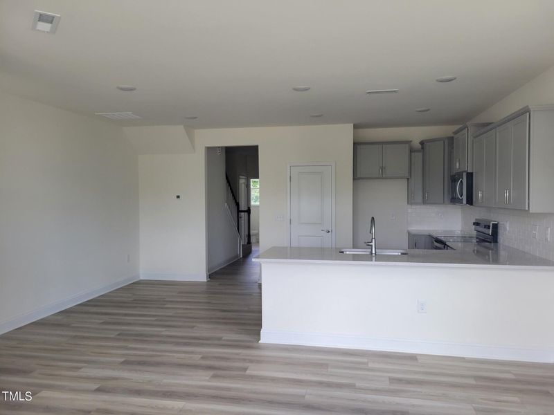 Breakfast Area and Kitchen