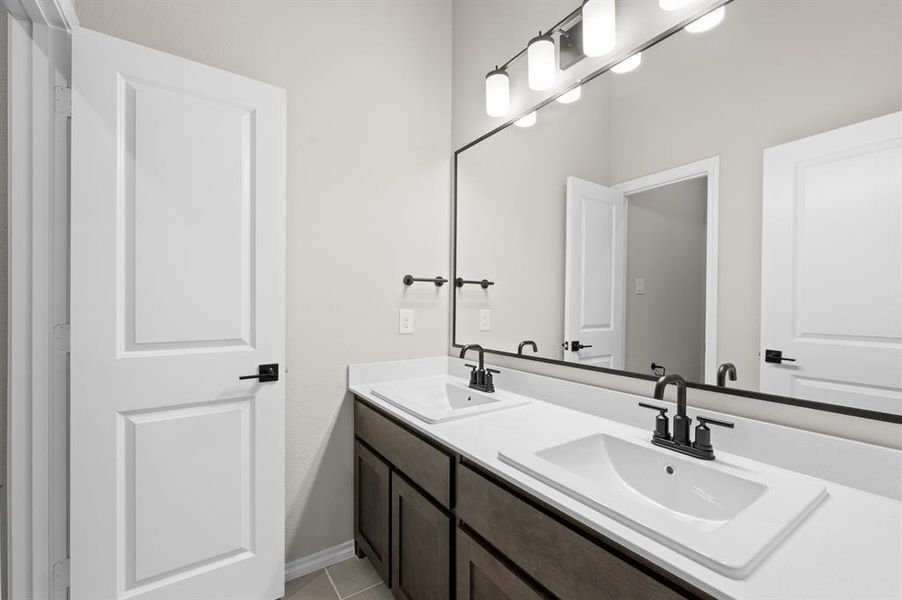 DFW-Hunters Ridge-Concept 2186-1000 Quincy Court- Bathroom - Risewell Homes-1 DFW-Hunters Ridge-Concept 2186-1000 Quincy Court- Bathroom - Risewell Homes-1