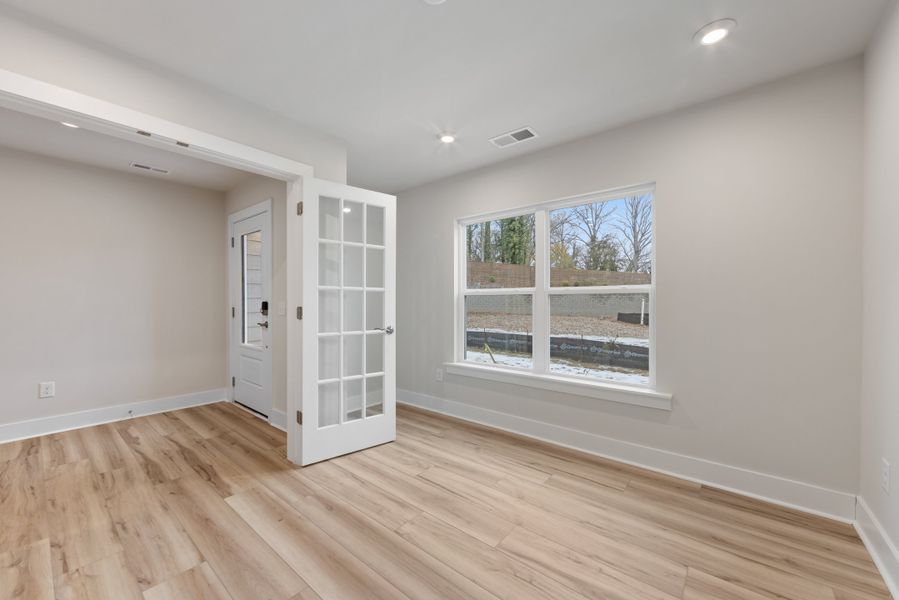 Spacious, unfurnished interior of a new home in Context at Oakhurst, Charlotte (Image 18). Spacious, unfurnished interior of a new home in Context at Oakhurst, Charlotte (Image 18).