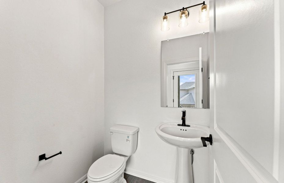 Furnished interior view inside a new home in Bluffview Reserve, Leander (Image 14).