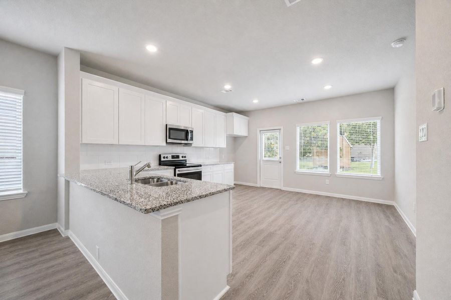 Furnished interior view inside a new home in , La Marque (Image 13).