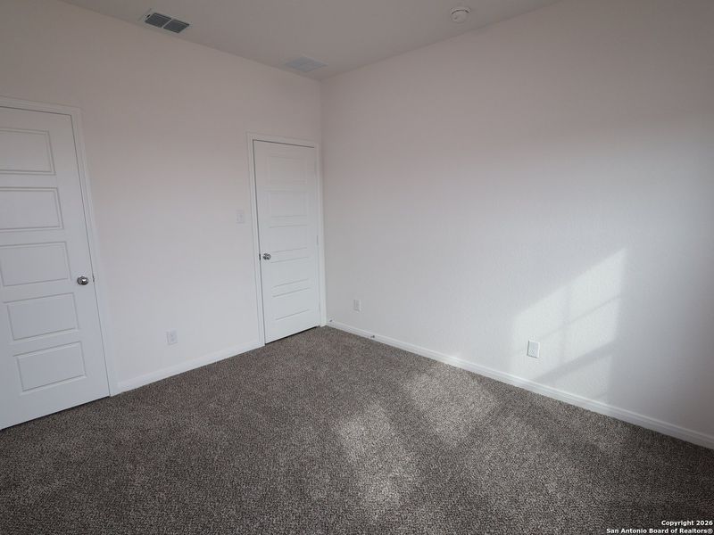 Spacious, unfurnished interior of a new home in Greenspoint Heights, Seguin (Image 36).