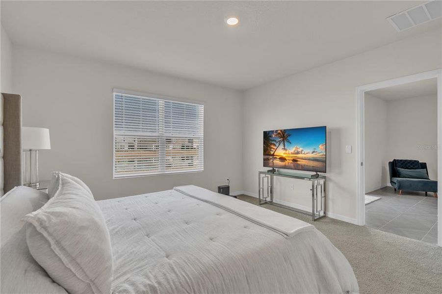 Furnished interior view inside a new home in Star Farms at Lakewood Ranch, Bradenton (Image 10).