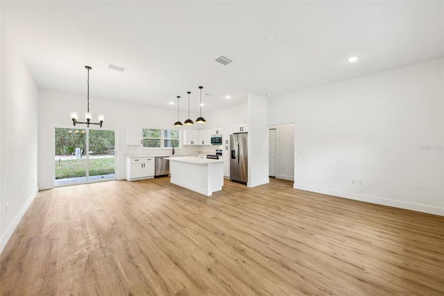 Spacious, unfurnished interior of a new home in , Ocklawaha (Image 18).