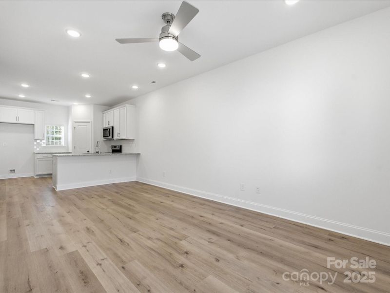 Spacious, unfurnished interior of a new home in Sycamore Trail, Matthews (Image 34).