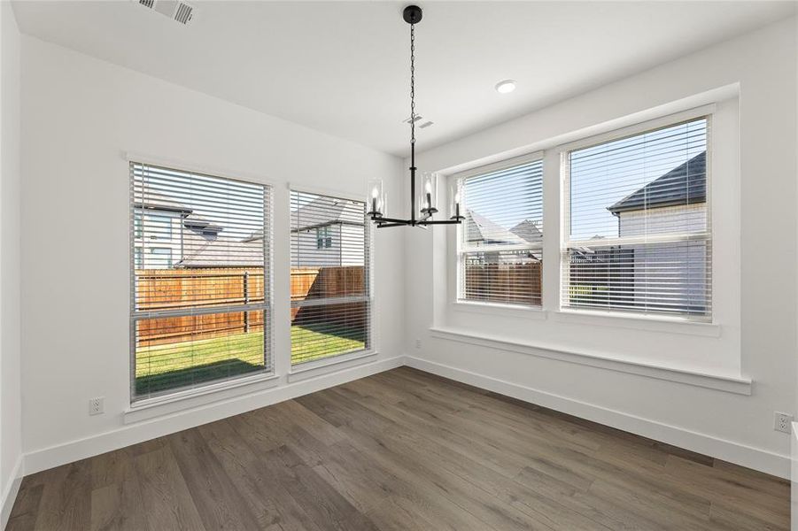 12. 11902 Crystal Springs - Nook