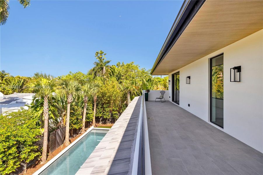 Exterior details and patio area of a home in , Miami (Image 44).