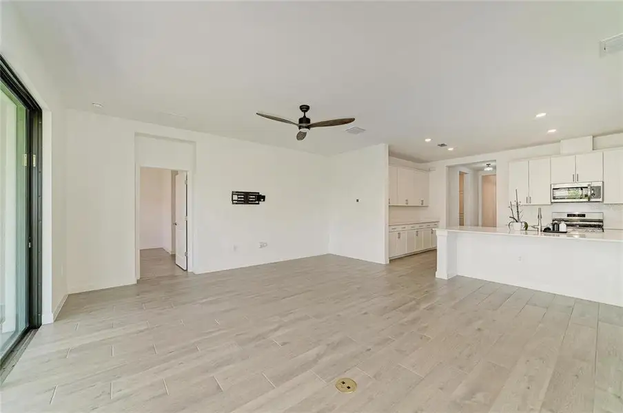 Spacious, unfurnished interior of a new home in , Bradenton (Image 22). Spacious, unfurnished interior of a new home in , Bradenton (Image 22).