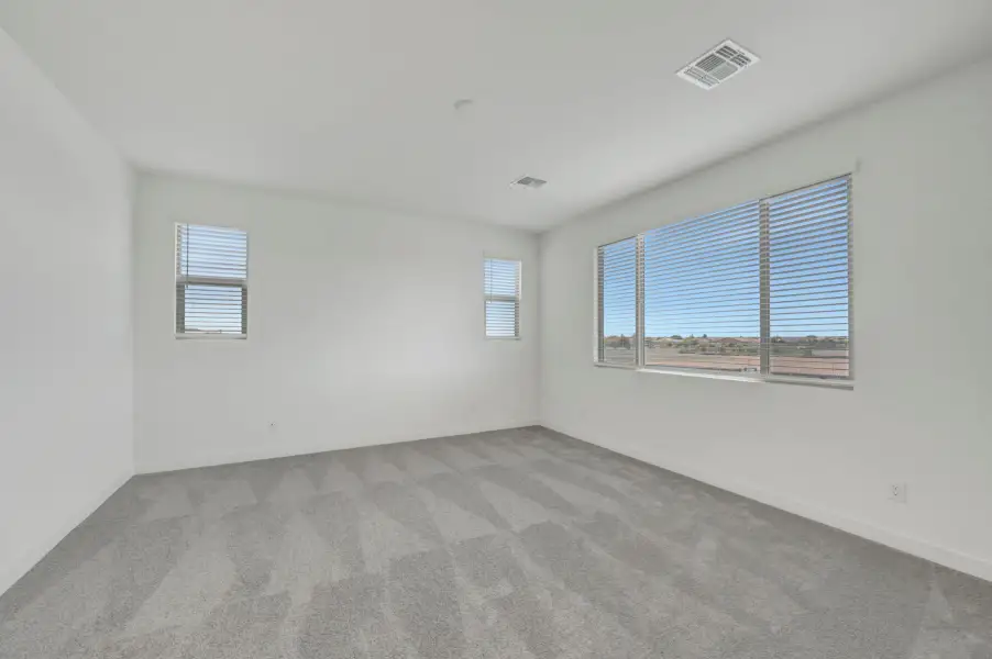 Spacious, unfurnished interior of a new home in Soleo, San Tan Valley (Image 17).