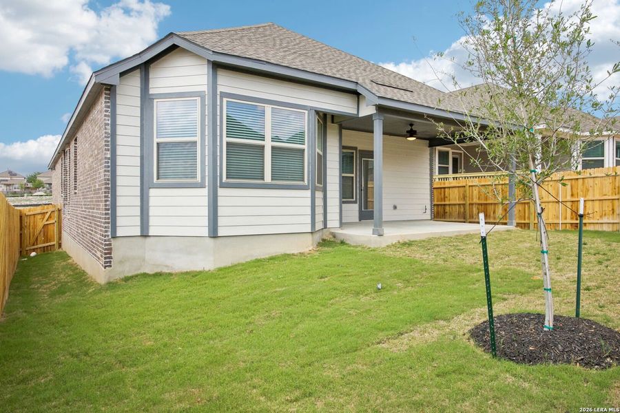 Exterior details and patio area of a home in Arcadia Ridge - Premier Series, San Antonio (Image 3).