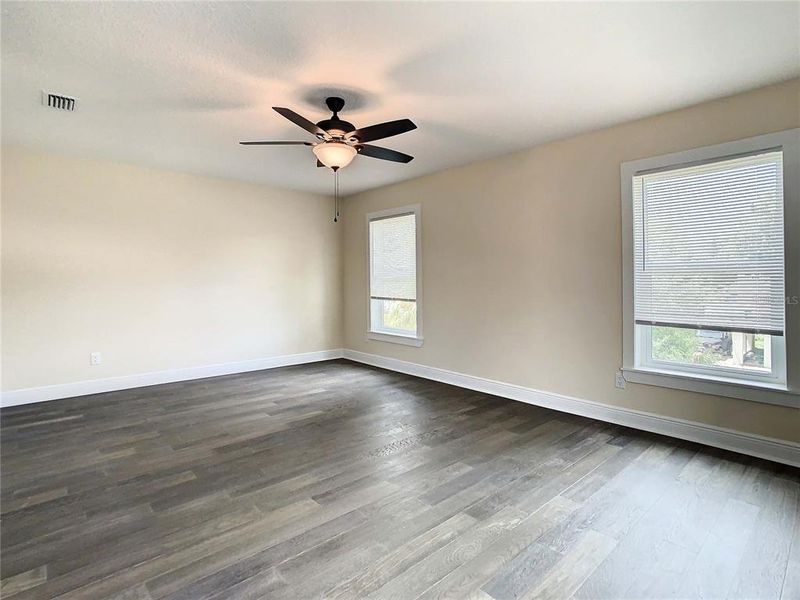 Spacious, unfurnished interior of a new home in , Tampa (Image 41).